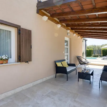Lana Near Labin Villa