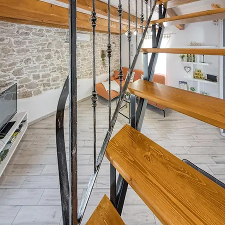 Willa Lana Near Labin