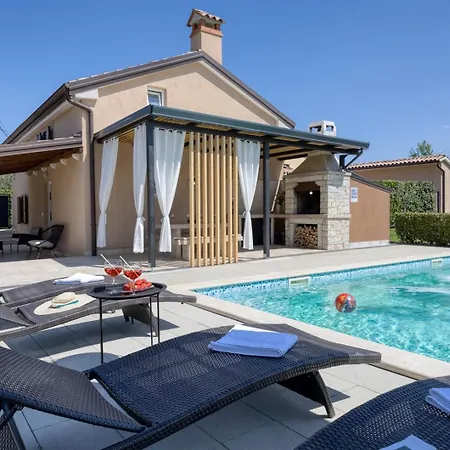 Lana Near Labin * Nedeščina