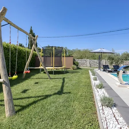 Willa Lana Near Labin