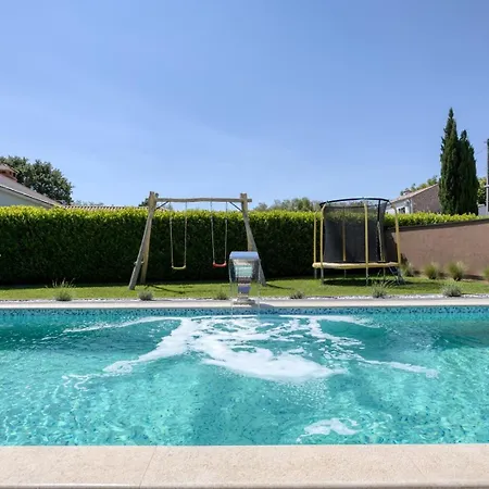 Lana Near Labin Nedeščina