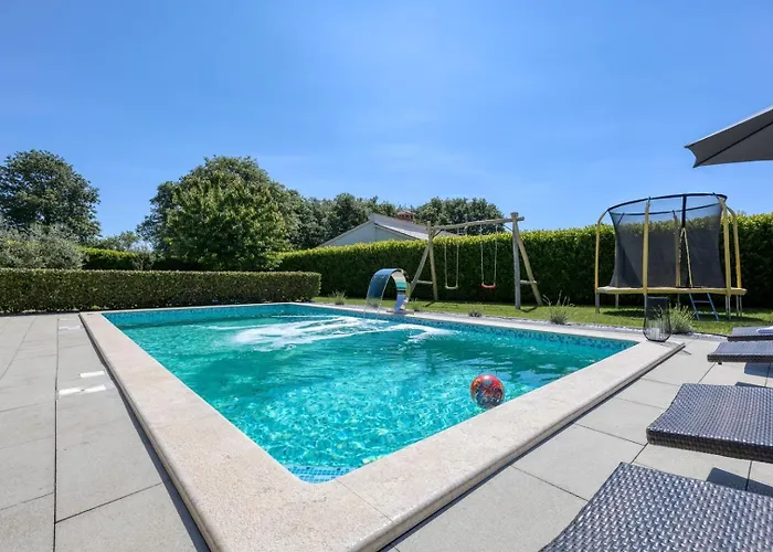 Lana Near Labin ヴィラ *